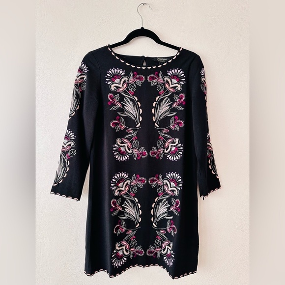 Juicy Couture Dresses & Skirts - Juicy Couture Floral Embroidered Mini Dress Size 2